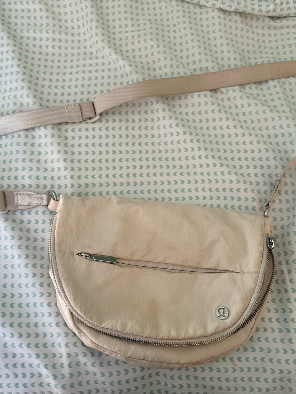 lululemon All Night Festival Bag 5L